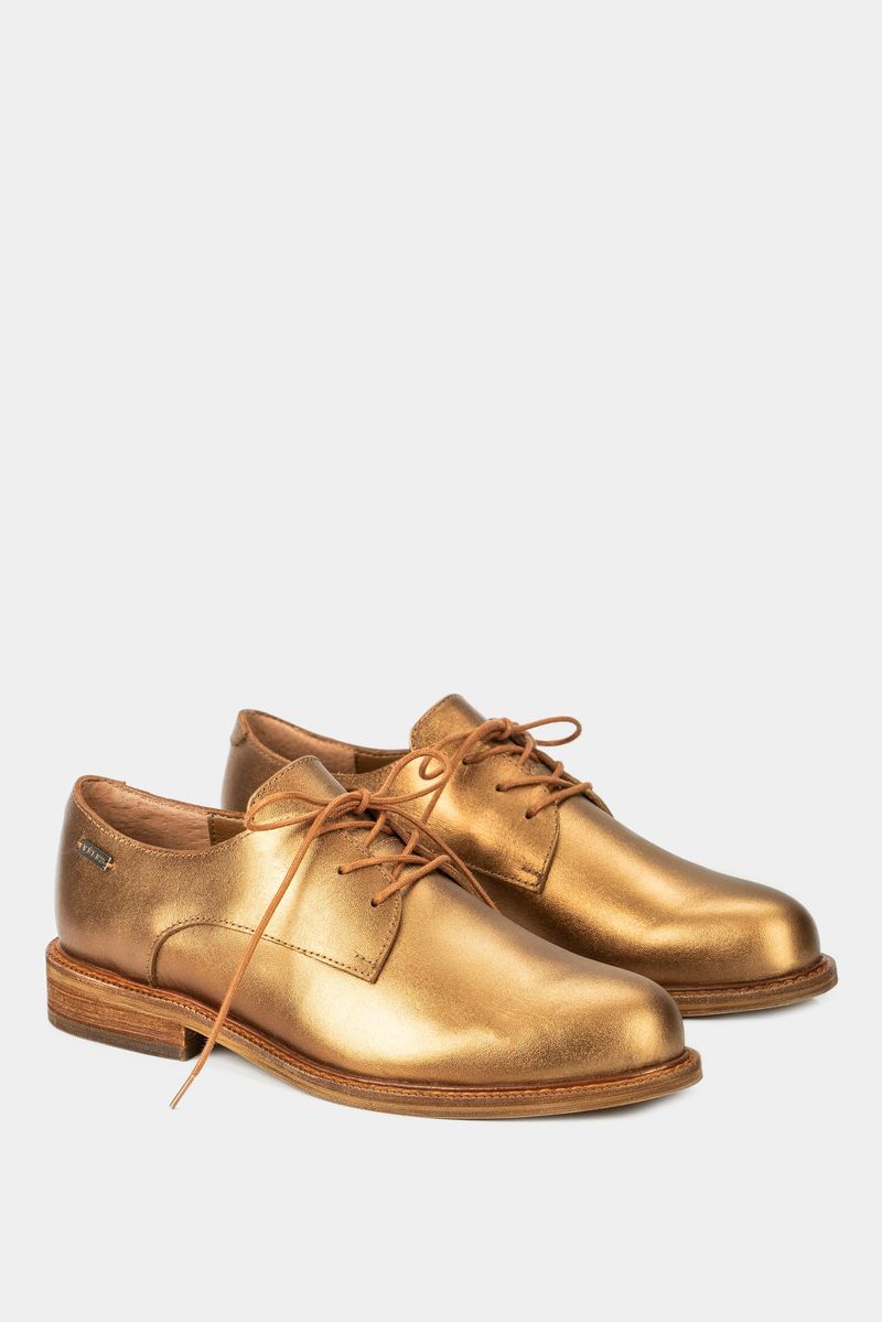 Zapatos-de-cuero-con-cordones
