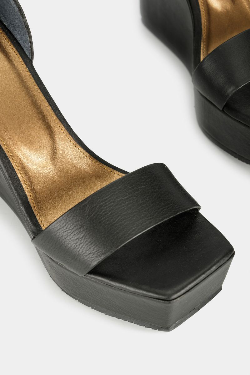 Sandalias-plataforma-de-cuero