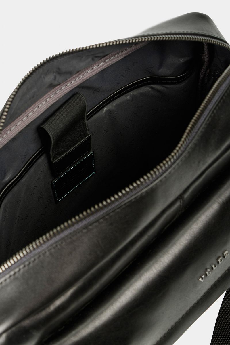 Bolso-manos-libres-de-cuero