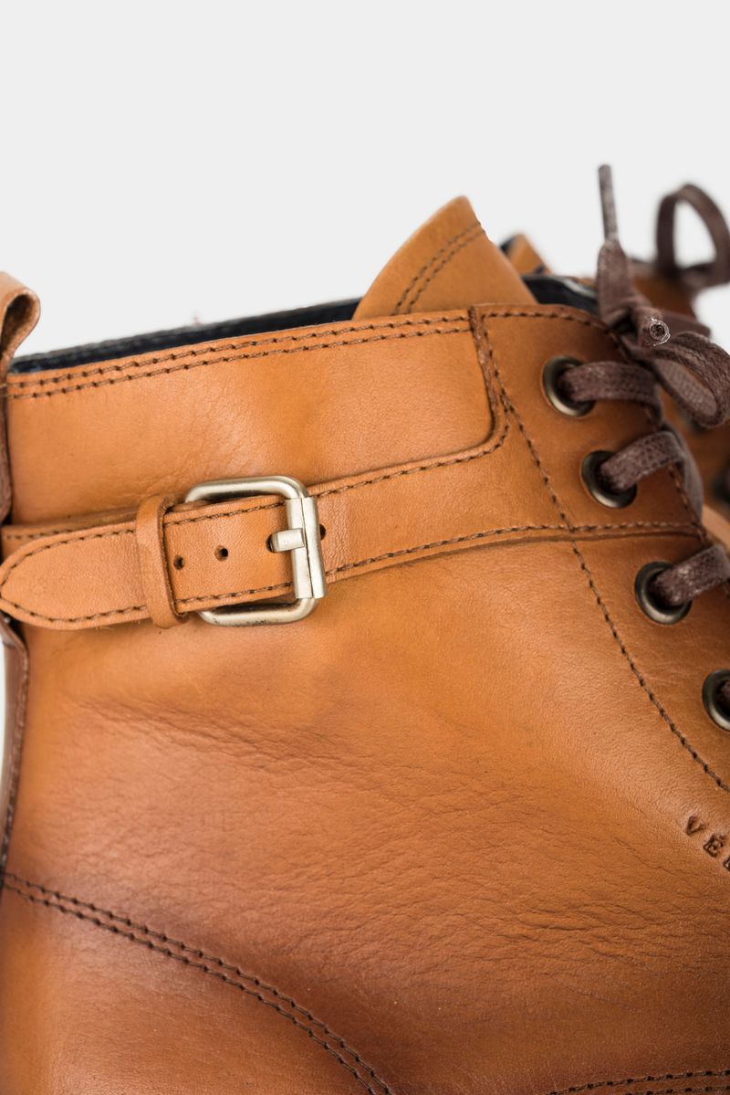 Botas-de-cuero