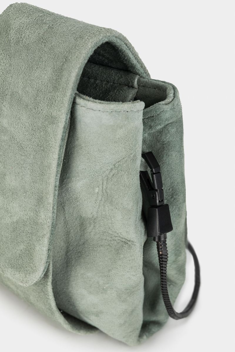 Bolso-manos-libres-de-cuero