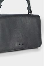 Bolso-manos-libres-de-cuero