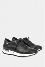 Zapatos-de-cuero-con-cordon