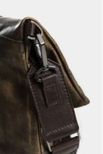 Bolso-manos-libres-de-cuero