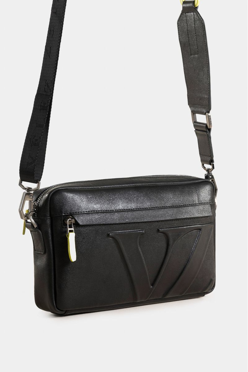 Bolso-manos-libres-de-cuero