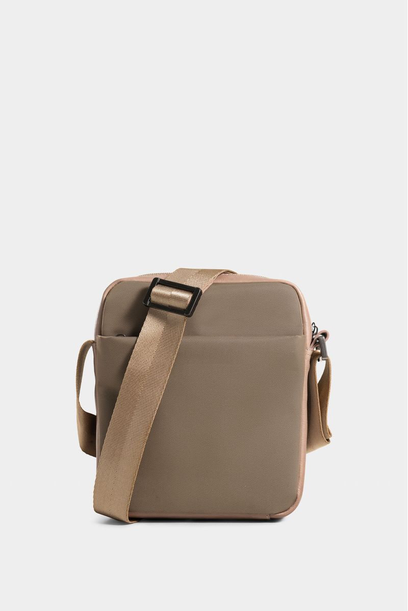 Bolso-manos-libres-de-cuero